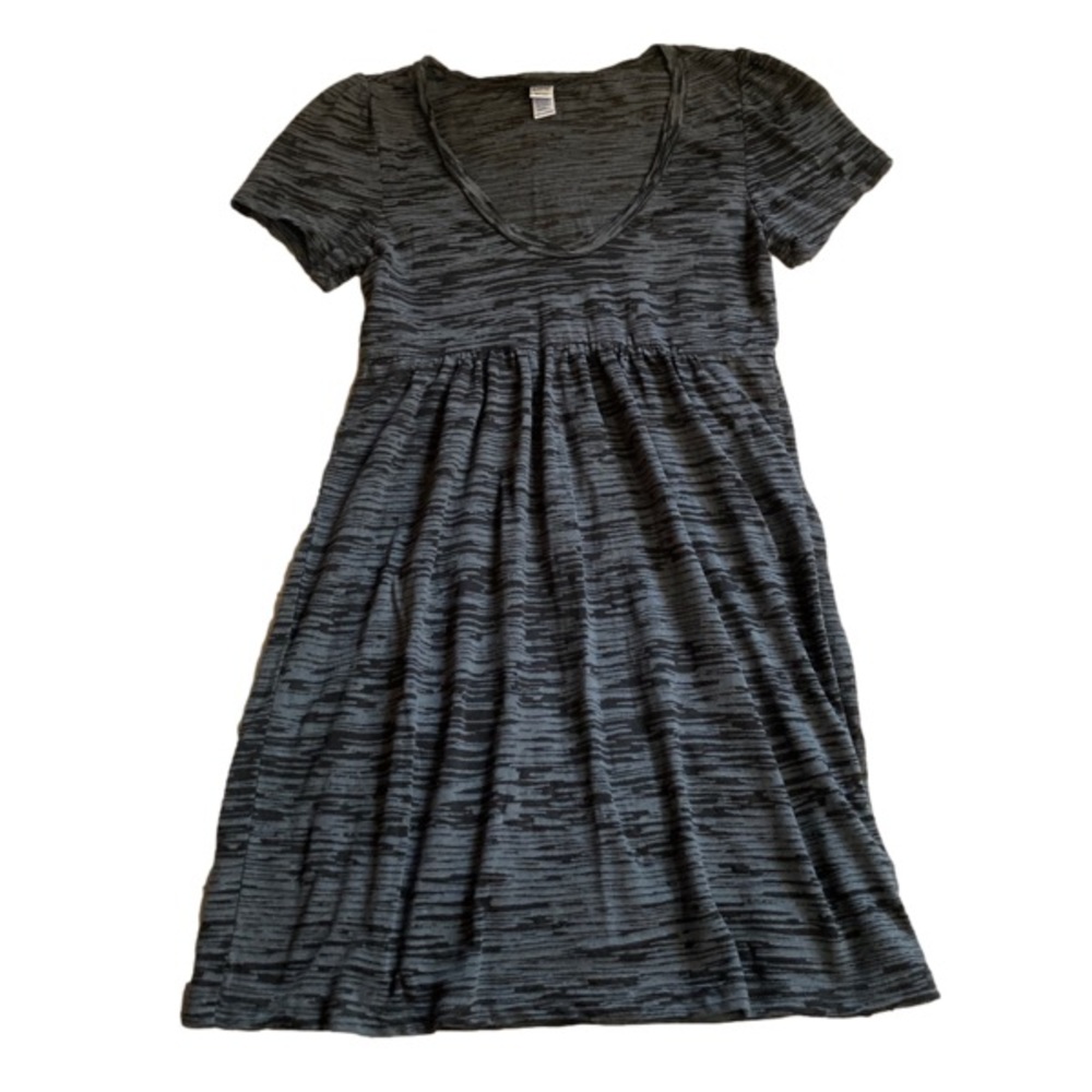 Women’s Black and Gray Scoop Neck Tunic - Size Small